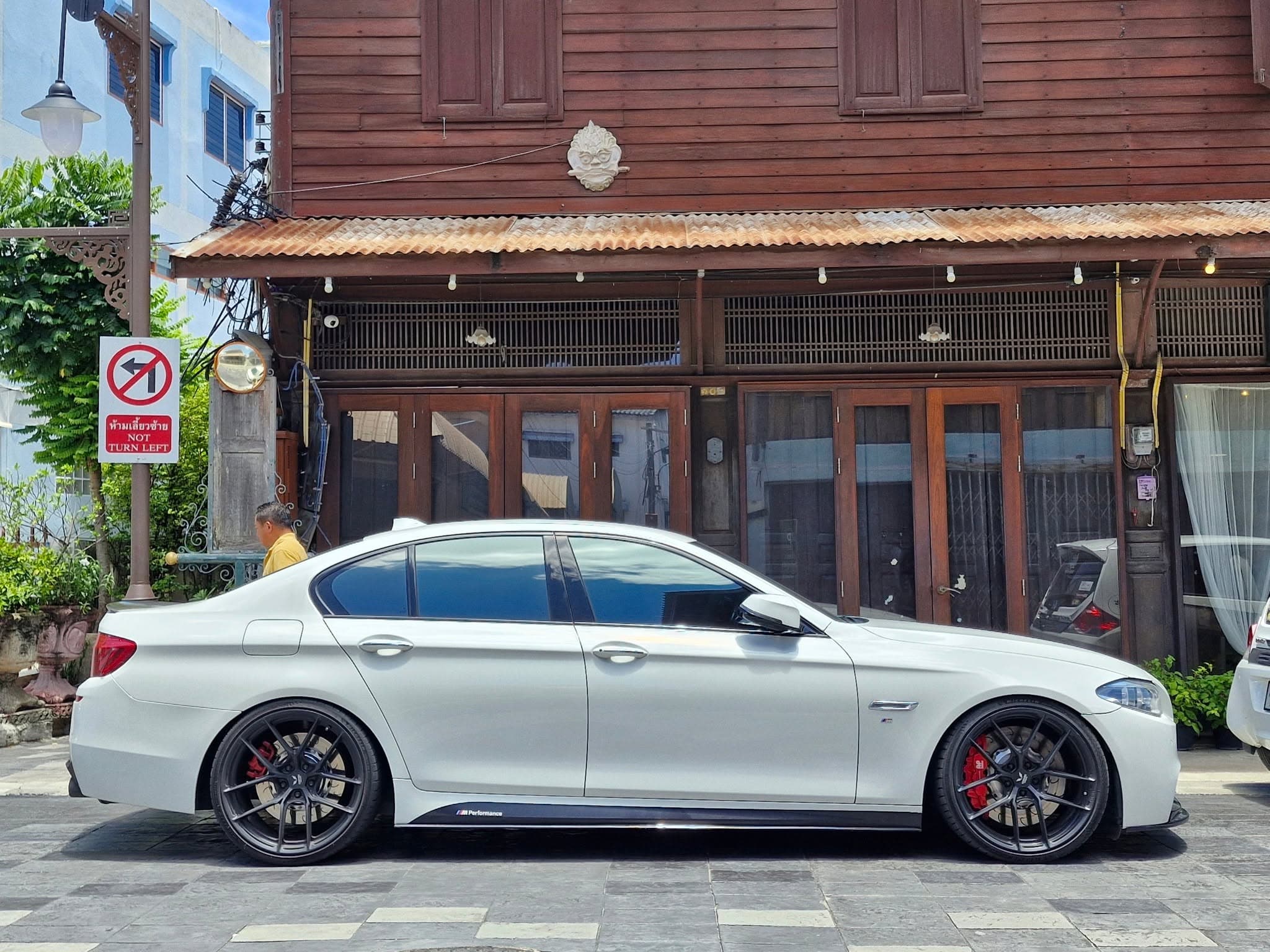 BMW 5 Series F10 528i 2014 Alpine White · Corven Forged CF-101M
